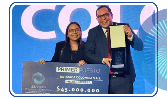 Ganadores del primer puesto del premio a la excelencia en la categoría microempresa