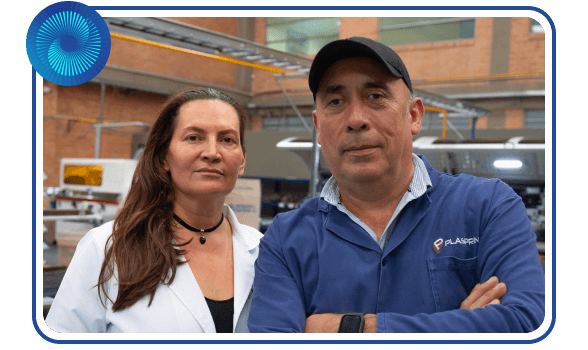 Mujer trabajadora de la empresa Plasprinter