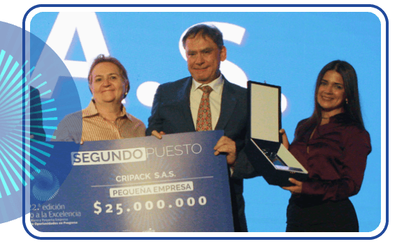 Ganadores del segundo puesto del premio a la excelencia en la categoría pequeña empresa