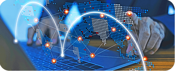 Empresario utilizando su computador