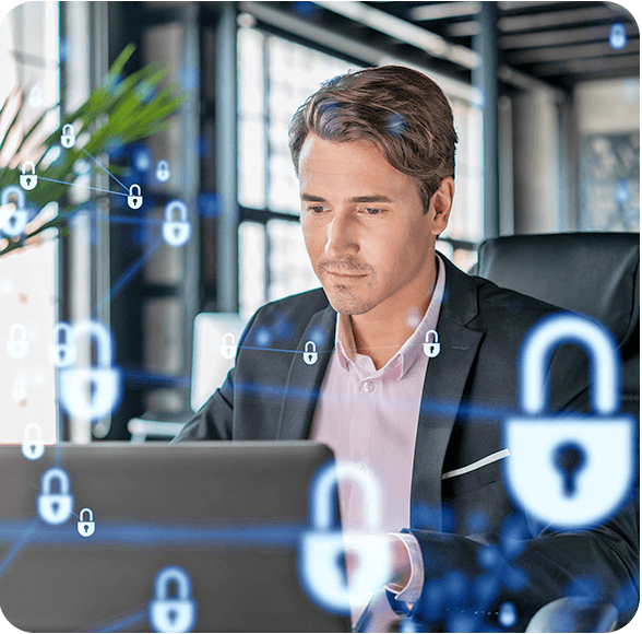 Empresario ingresando al portal de internet empresarial