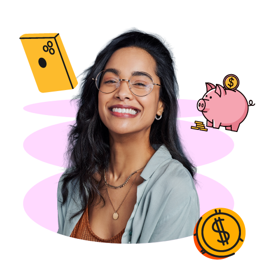 Joven emocionada conociendo más sobre la Alcancía Digital