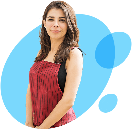 Mujer latina con delantal Mejoras y Reparaciones Locativas